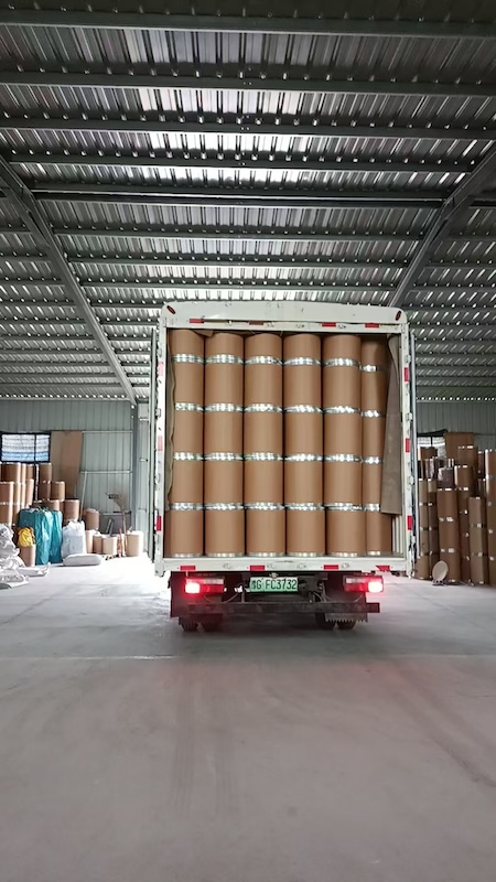 鐵箍紙板桶發(fā)貨現(xiàn)場(chǎng)